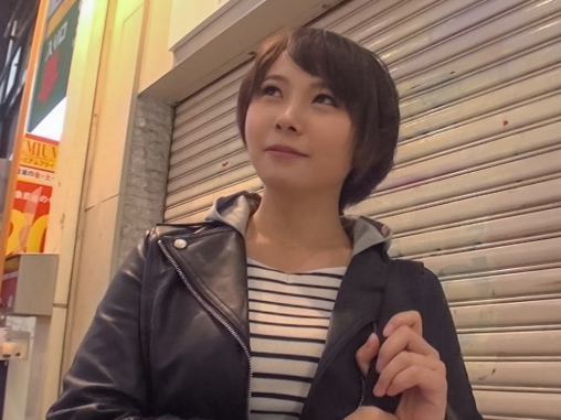 【素人】小顔なゆえに笑顔が超カワイイミニマムボディの女の子はしっかりハリのあるおっぱいをお持ちで・・・！？