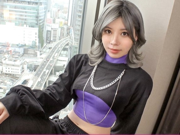 【素人×ナンパ】美顔でスレンダーで美少女なギャル！クールに見えて電マ責めからの騎乗位で感じまくり♡