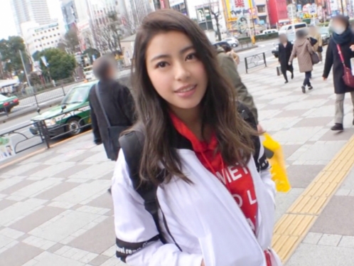 【巨乳】むっちりエチエチボディの女の子をナンパして責める！パイパンマンコをクンニと手マンで責められ濡れ濡れに！