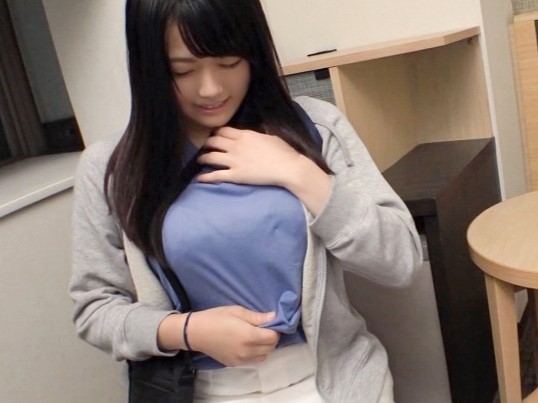 【素人×ナンパ】金に釣られてセックスしちゃうGカップ巨乳JD♡パイズリご奉仕からピストンでおっぱい揺らす♡