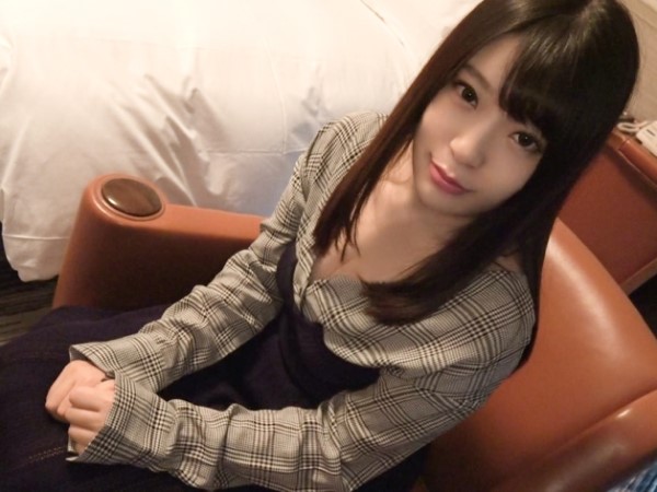 【Eカップ激しいピストン】激ピスの連続に、正常位ではEカップのおっぱいが揺れ、バックでは大きなお尻が波打つ！