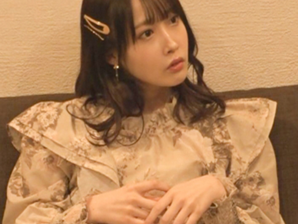 【素人×盗撮】隠しカメラを設置してスレンダー美女に成長した幼馴染にチンポをフェラさせ生挿入セックス！