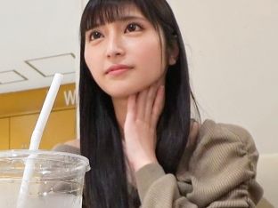 【素人】顔面偏差値が高すぎるスレンダー美女♡手マン責めでパイパンを潮吹きさせて肉棒でピストン♡