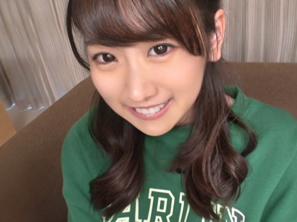 ＜女子大生＞まなこクリクリのめちゃ可愛い娘ッコの敏感クリトリスをくりくりしたら感じ過ぎて悶絶「イクイク、イッちゃうの～」