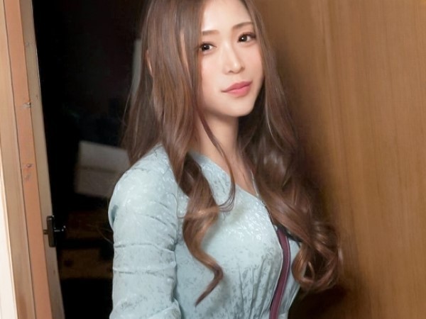 【人妻】アプリで他人チンコを探しているド淫乱な主婦…パイパンをクンニで濡らしてピストンで感じまくる…