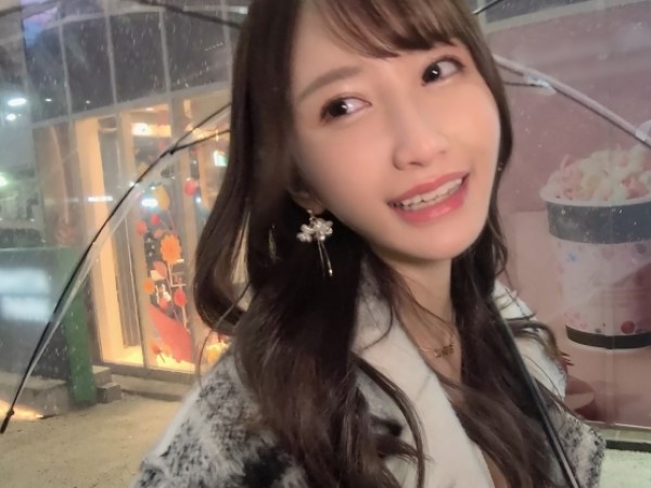【素人】ピンク乳首の美巨乳元同級生が彼女持ち男を逆NTR！パイズリ勃起チンポにグラインド騎乗位で横取りスキスキSEX♥