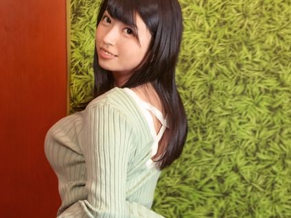 【人妻】エロ動画が大好きで主演を決めた巨乳の主婦♡手マン＆クンニでメス穴を濡らしてザーメン顔射♡