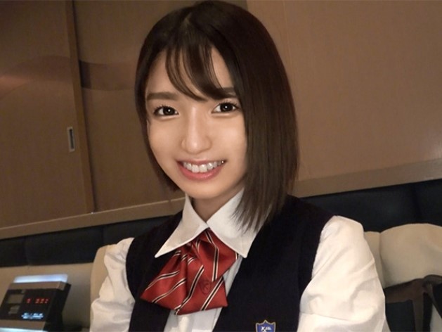 【制服×ハメ撮り】可憐な少女がお金欲しさにオジサンとハメ撮りセックス…♡可愛いお顔に精子をぶっかける！！