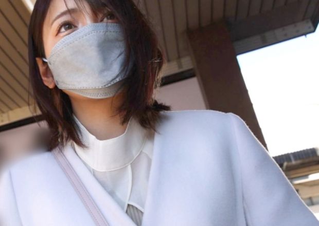 【隠れヤリマン人妻】 清楚な見た目とは裏腹に、エッチなことに飢えたママさん! 激しいピストンで本性全開の絶頂タイム!