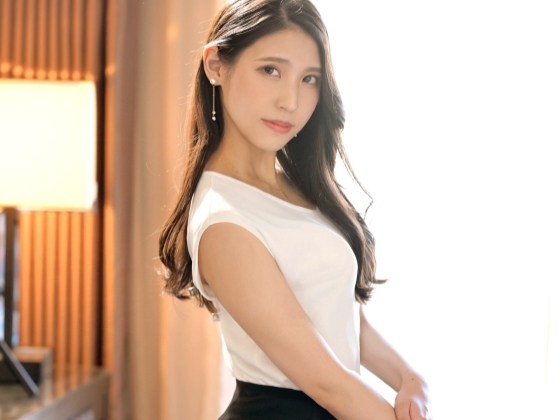 【美人のお姉さんがフェラ三昧】 ねっとり濃厚なフェラテクでビンビン♂を虜に！ 淫乱な口技にメロメロ♡