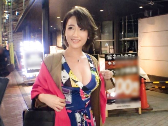 【淫乱爆乳美女】ご奉仕タイムで、ねっとりしゃぶりつきおま○こが喜ぶ♥最後に満面の笑みを見せるほどエロすぎ！