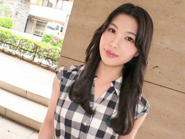 【素人】スレンダーボディのパイパンお姉さんが非現実的なSEXを求めてAV出演！つま先立ちで立ちバック鬼ピストンイキ！