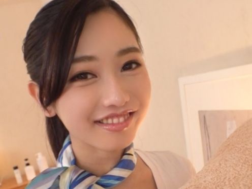 141センチのロリロリちゃん＜エステティシャン＞エッチ禁止のはずなのにチンポの魅力にゃ勝てずに本番…ハスキー声で喘ぐのね