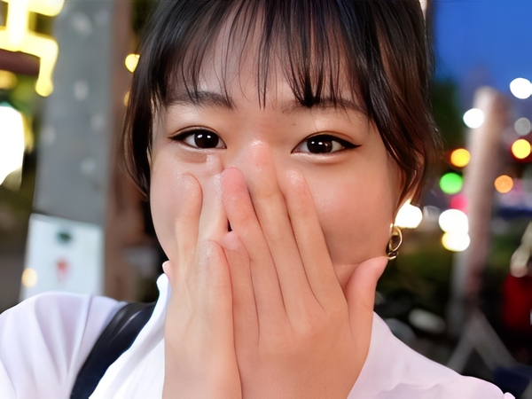 【素人】超ドエロな女子大生とハメ撮り♡騎乗位でチンポから串刺しにされて無言でハメ潮を噴出する♡