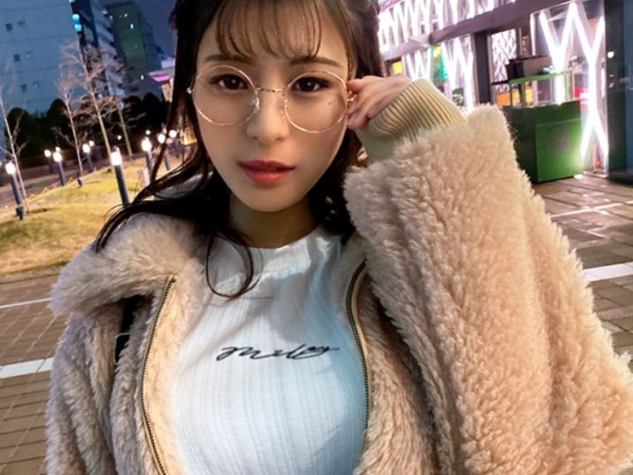 【素人】豊満おっぱいが堪らない眼鏡美女が自慢のおっぱいを揺らしてイキまくるコスプレプレイがエロすぎました！