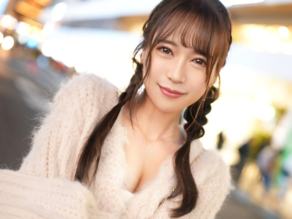 【居酒屋バイトの裏顔】『もっと舐めて…』スレンダー美女がAVで大胆デビュー！クンニで性欲爆発！普段は真面目なお姉さんが、カメラの前で本能むき出しのセックス！