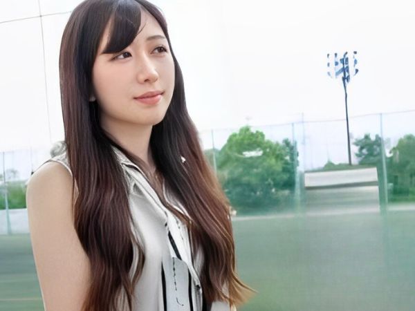【三十路人妻の巨尻魅せつけ騎乗位】美しすぎる奥様がAVデビュー！自慢のデカ尻をフリフリ、騎乗位で男を骨抜きにするエロさに悶絶必至ｗ