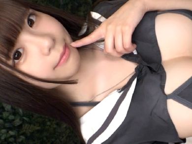 【素人】むっちむちの巨乳が水着からはみ出すレイヤー！唾液絡めるフェラと騎乗位はザーメン発射不可避♡