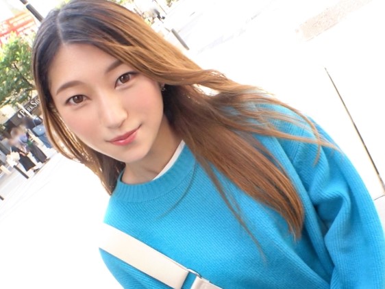 【ナンパ成功！】清楚系ナースがまさかの淫乱覚醒！優しい笑顔の裏に隠された性欲を解放♡ちんぽを咥えた途端、エロモード全開！ご褒美の生挿入でスレンダーボディが痙攣イキ！！