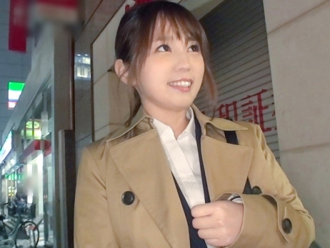 【人妻】幼顔のOLさんは旦那にほっとかれてる可愛い若妻さんで久々おチンポに大興奮しイキまくる！！！