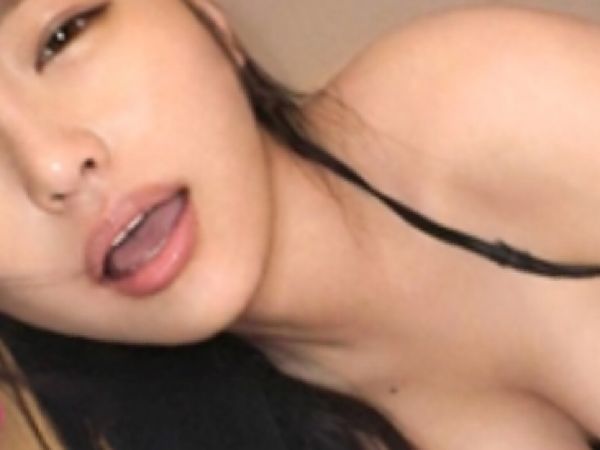 【天使すぎる美少女とラブラブSEX】『もっと奥まで…』キュートな笑顔がたまらない！締まり抜群の美マンを激しく突かれて、甘い喘ぎ声が止まらない！最後はたっぷりザーメン注入で大満足！♡