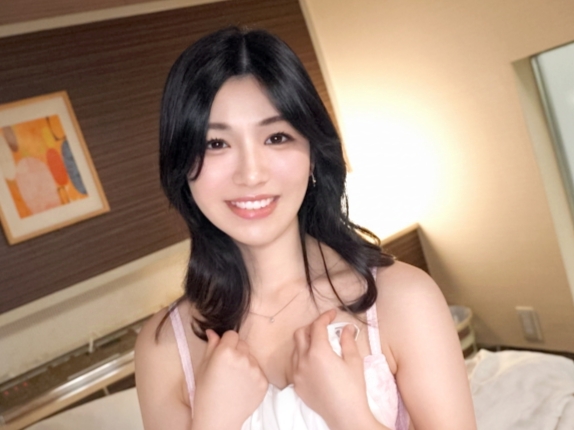 【美乳お姉さんの淫らな本性】清楚系美女が手マンで大洪水！びちょ濡れマ○コから溢れる愛液がエロすぎる…快感に悶える姿がたまらない！♡