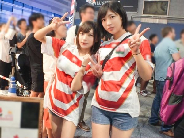 【ラグビー美女と乱交スクラム】祝賀会のはずが…ホテルで4Pファック！スポーツで鍛えたボディが激しく絡み合い、イキまくる美女たちのエロさに興奮必至！！