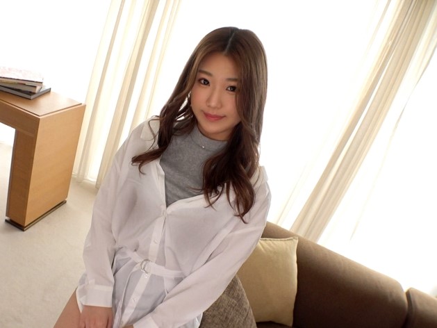 【素人女子の裏バイト】『海外旅行に行きたくて…』純粋な動機でAV出演しちゃった素人娘!容赦ないピストンで奥まで突かれ、喘ぎ声が止まらない!本気で感じる姿に興奮間違いなし!!♡