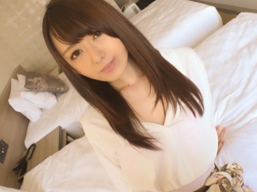 【貧乳美女の騎乗位セックス】『気持ち良すぎる…』スレンダーな美ボディ娘がとろけるようなマンコでチンコを包み込み、激しく腰を振ってイキ乱れる！♡