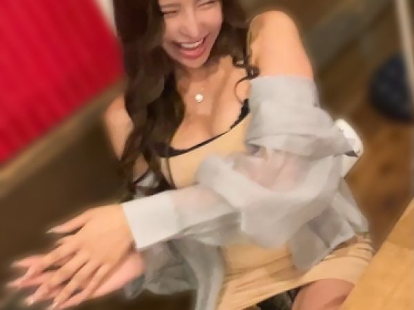 【性欲モンスターギャルの本気セックス】ベロ酔い状態のギャルがハメ撮りで大胆に！酔っ払った勢いで激しく求め合う膣内暴発射精！エロすぎるギャルの本能むき出しセックス！♡