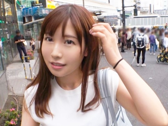 【美ボディお姉さんの敏感プレイ】キュートな顔立ちとキレイなカラダのお姉さんが、正常位で激しく感じちゃう!湿った秘部に男根がズブズブと…♡濃厚なセックスに悶絶必至!