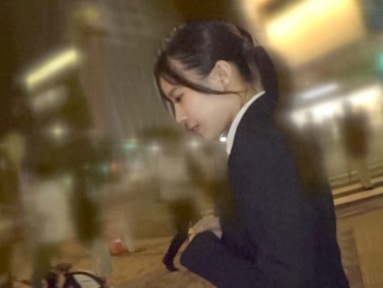 【スーツ女子の秘密】『ダメ…感じちゃう…』ツルツルパイパンのOLをナンパ！電マと手マンで敏感おマンコを責められ、スーツ姿の奥に隠れたエロさが大爆発！