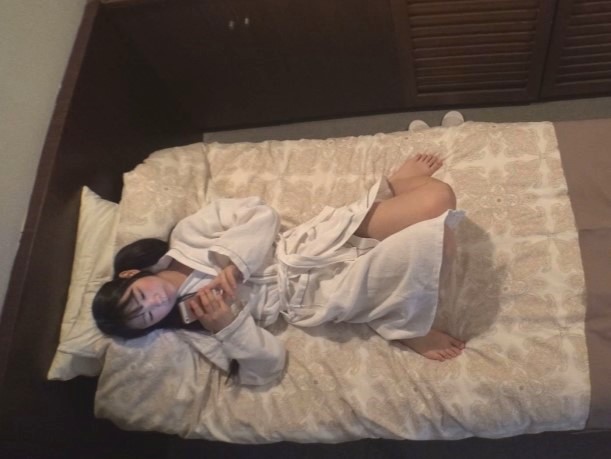 【密室の悶絶】『あっ…♡ダメ、イッちゃう…！』レンタルルームで本気のオナニーに没頭する女たち！ 隠しカメラが捉えた、素人女性の本気の喘ぎとビクビク痙攣する絶頂シーン！ 誰にも見せない、本気のエロがここに！♡