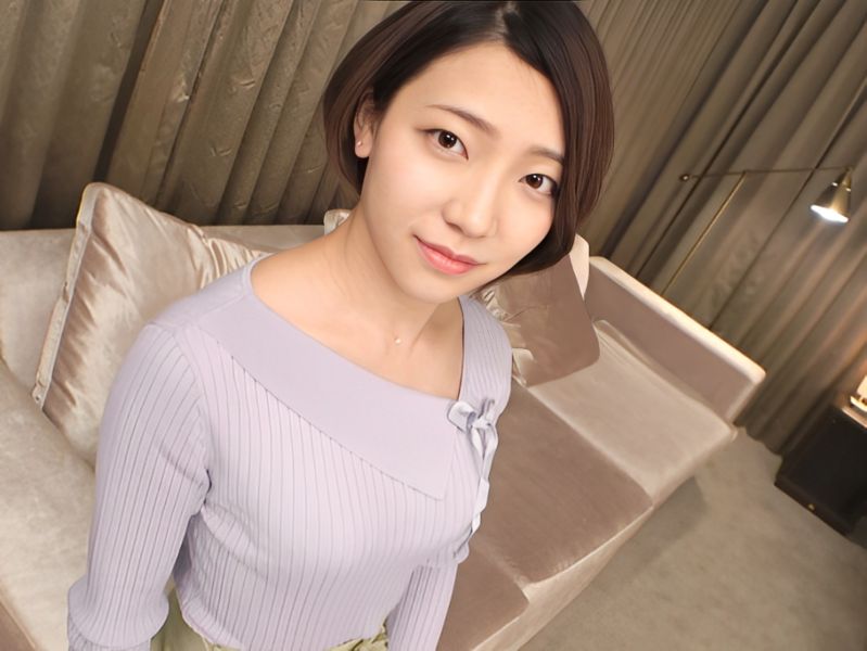 【美ボディ美容部員】『あっ…そこ気持ちいい…』大人っぽい雰囲気の彼女が、ベッドの上では大胆に！見た目とギャップのあるエロい体位でチ○ポを味わい、感じまくる姿に興奮MAX！ｗ