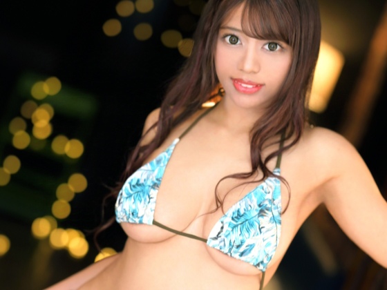 【人気YouTuber激似美女】「激しくしてよもっと…」オイル塗布で妖艶さMAX！巨乳と肉尻の弾力に悶える！