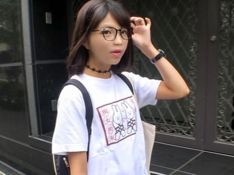 【メガネっ娘の秘密】『ダメ…そんなに…』ウブな見た目とは裏腹に超敏感ボディのメガネ女子！電マ責めでマンコがビクビク反応！真面目そうな顔して感じまくる姿に興奮が止まらない！