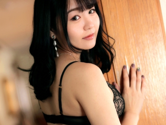 【素人】ぷるっぷるっに揺れるエロすぎな巨乳美女♡クンニとフェラで性器を舐め合ってマンコに生ハメ♡