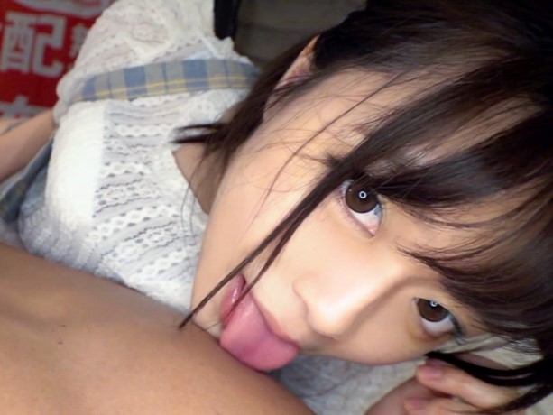 【街で見つけた激カワ美少女】ナンパ成功！着衣のままエッチなことに挑戦♡キュートな喘ぎ声と恥じらう姿にフル勃起必至！街角の天使が魅せる素顔のエロさにメロメロ！