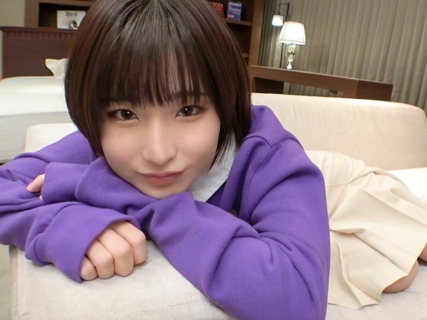 【小動物系美少女】エッチ大好き好奇心旺盛な色白娘がピストン連打でオマ○コ大暴走！震えるボディと可愛い喘ぎ声がたまらない♡何度も突かれて感じまくる姿に興奮必至！