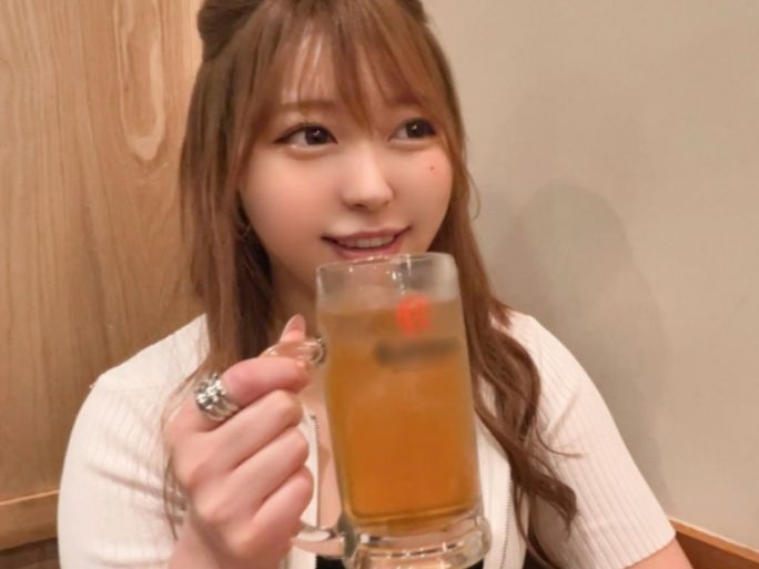 【幼馴染と禁断の夜】久々の再会で酔った勢い！？綺麗なパイパンに挿入！素人同級生とエッチな大人の関係に発展しちゃった♡