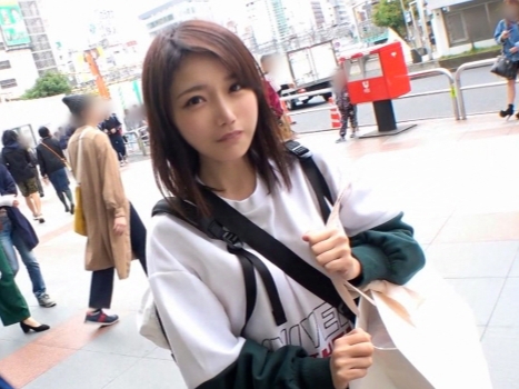 【ナンパ即ハメ】細身スレンダー美女を口説いて騎乗位セックス！キュートな顔して腰振りがエロすぎる…敏感ボディが感じまくる姿にフル勃起！！