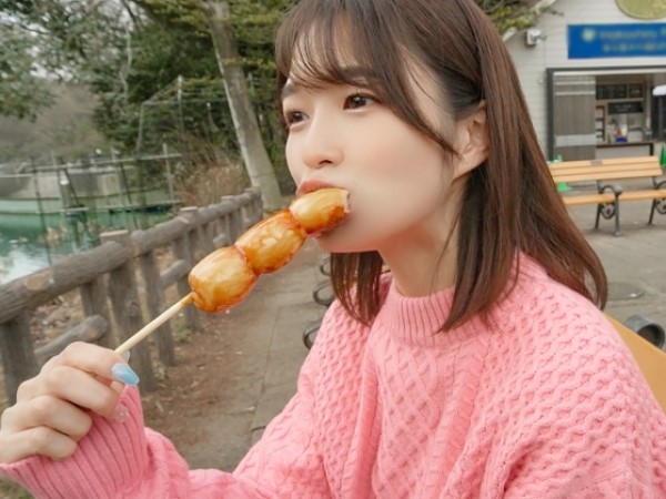 【ロリJDの危険なバイト】『ダメ…キツいよ…』ちっぱい女子大生がおじさんとエッチなハメ撮り体験！キツキツマ○コにデカチンをねじ込まれ、激しくピストンされちゃう！♡