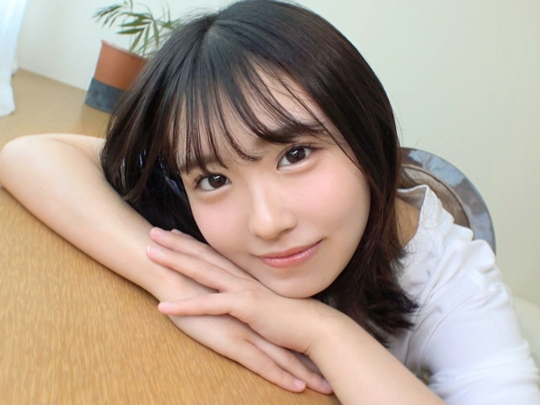 【初撮り美少女の恥じらいエッチ】素人娘がAVデビューで大胆露出！恥ずかしがりながらも男優のチ○ポに夢中になり、ご奉仕フェラから生ハメまで！カメラの前で本気のセックスを魅せちゃう！！♡