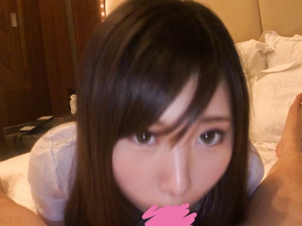 【制服女子の淫らな口技】20歳の学生が制服姿でエロフェラ♥着衣のままハメられ、最後は口内発射でフィニッシュ！若さ溢れるエッチなプレイにメロメロ！