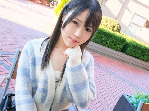 【無毛女子の初々しい反応】童顔でパイパンのウブっ娘を責めまくり！手マンでトロトロに濡れちゃう敏感おマンコに興奮必至！この子、エッチに目覚めちゃう？！