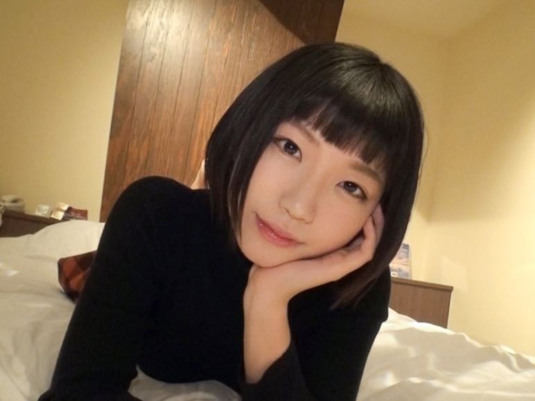 【10代女子】「何カップ？」「…Eカップです♡」照れつつもおっぱい自慢！若さ溢れるボディに欲情確実！！