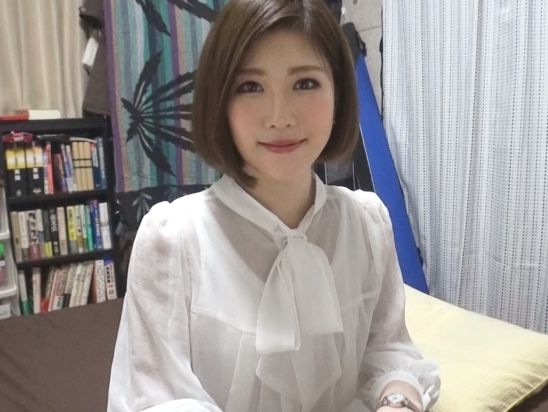 【ドMお姉さんの本性】真面目そうなショートヘア美女が巨根に悶絶！！後ろからガン突きされ、本気で感じまくるエロい夜♥